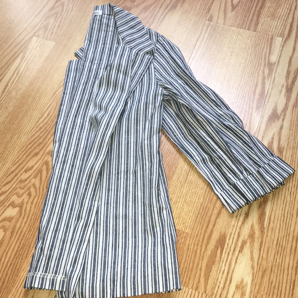 Striped blazer - Picture 2 of 5